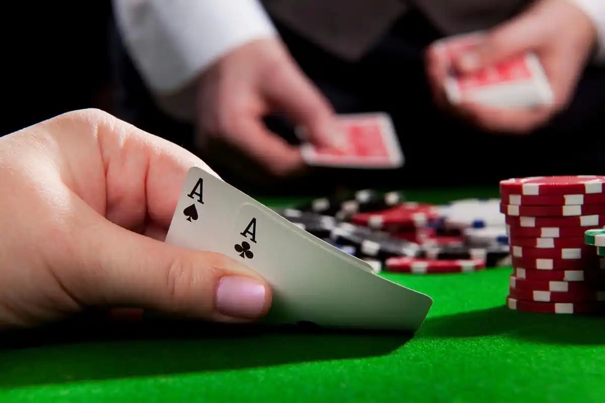 Filipino player completing a PHP deposit on Lucky Red using a mobile e-wallet app